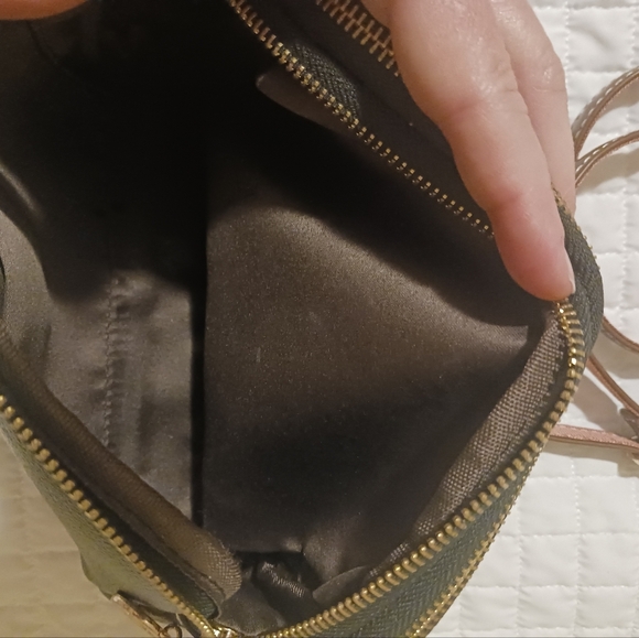 Black Soft Shoulder Purse Crossbody Two Zipper Compartments - Picture 13 of 13